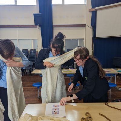 Donning togas