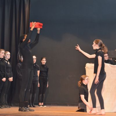 RedShoestheatreproduction202312)
