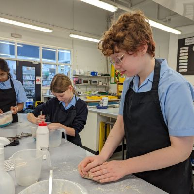 Year8FoodTechBreadmaking202354)