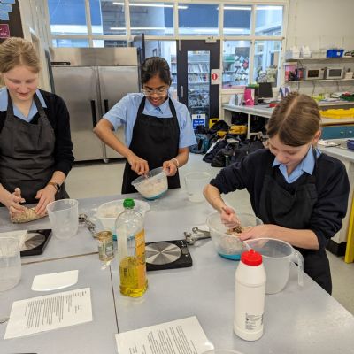 Year8FoodTechBreadmaking202356)